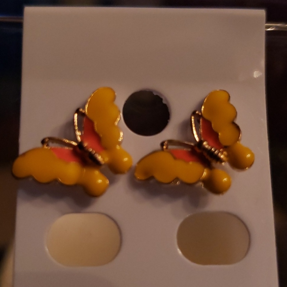 new ring. - Picture 3 of 3